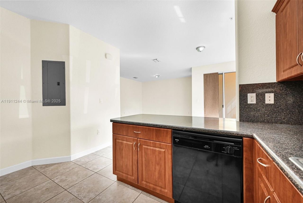 Please Call For Address, Unit 104, Miami, FL 33172 Photo