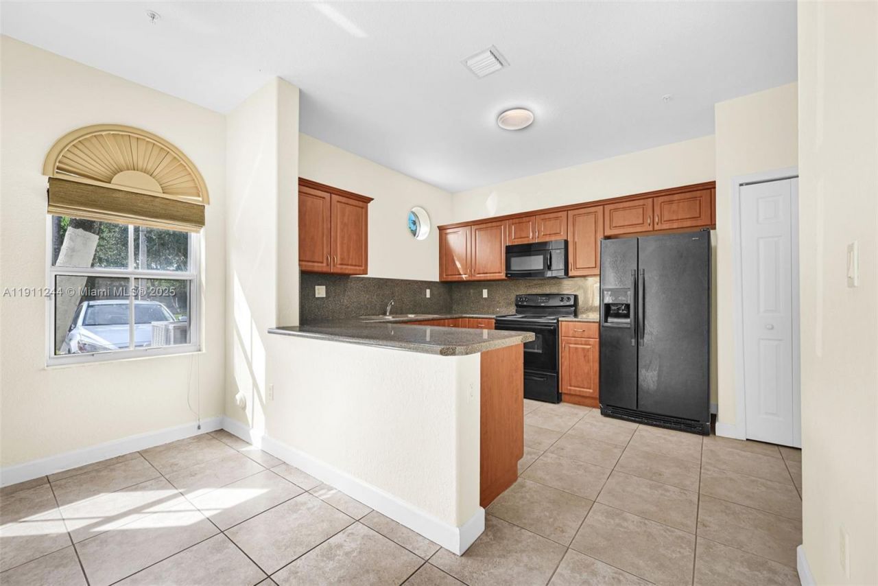 Please Call For Address, Unit 104, Miami, FL 33172 Photo