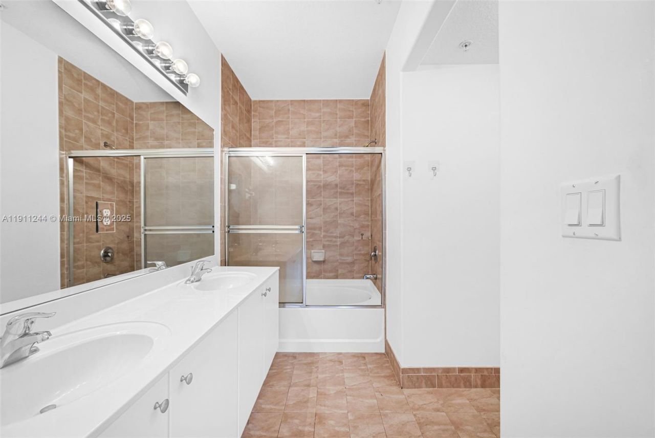 Please Call For Address, Unit 104, Miami, FL 33172 Photo