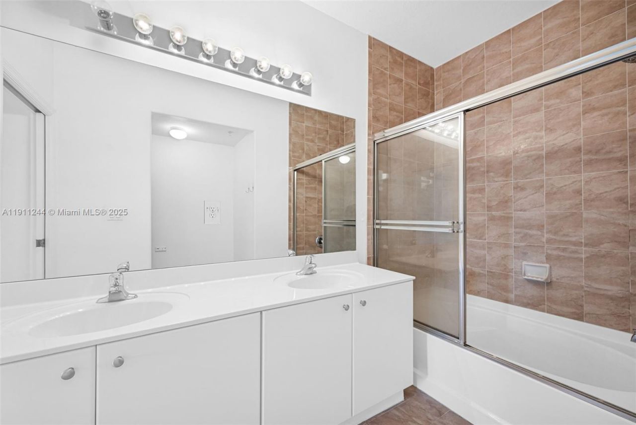 Please Call For Address, Unit 104, Miami, FL 33172 Photo