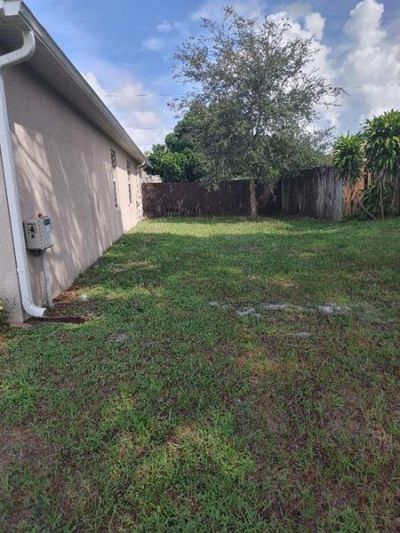 313 NE Glentry Ave, Port Saint Lucie, FL 34983 Photo