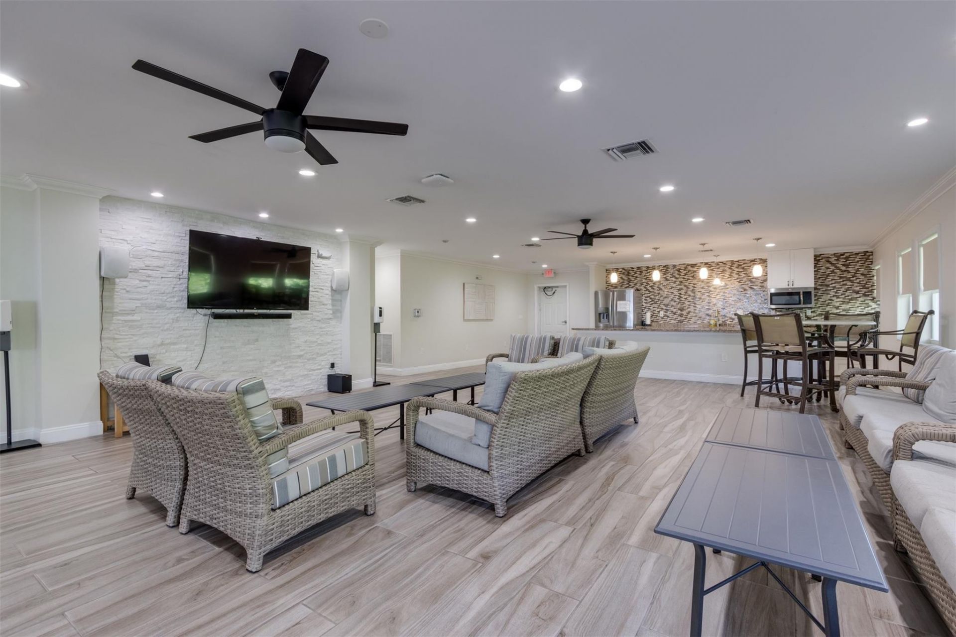 401 Briny Avenue, Unit 708, Pompano Beach, FL 33062 Photo