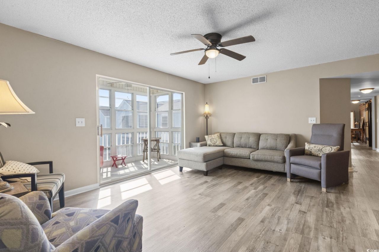 2257 Huntingdon Dr. Photo 2