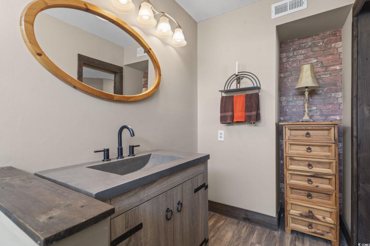 2257 Huntingdon Dr. Photo 26