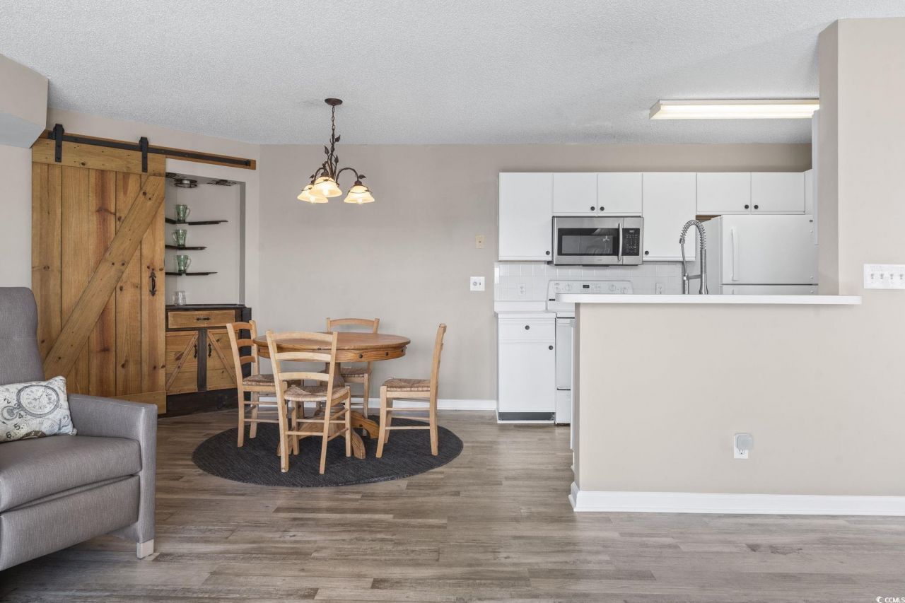 2257 Huntingdon Dr. Photo 5