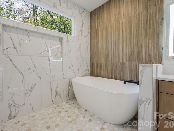 4221 Spring Street, Matthews, NC 28105
