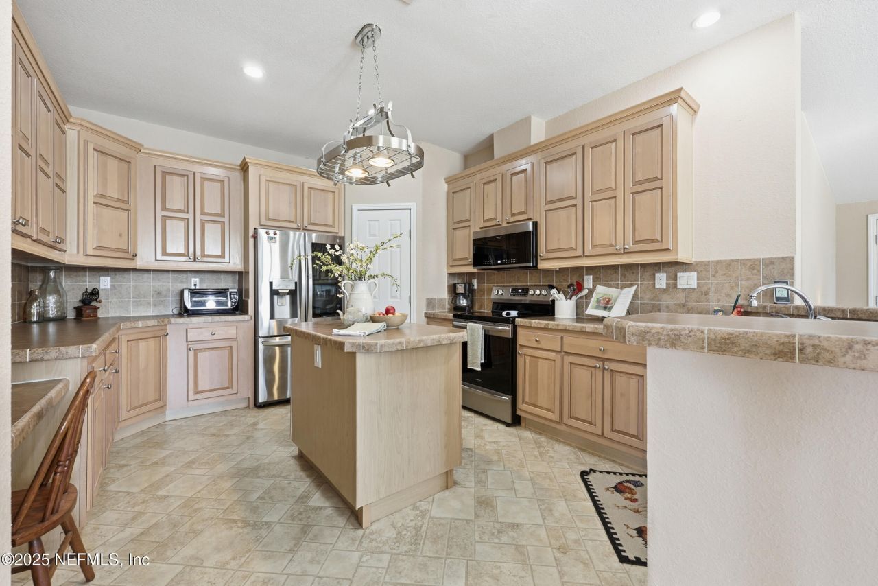 112 Waterside Avenue, Satsuma, FL 32189 Photo