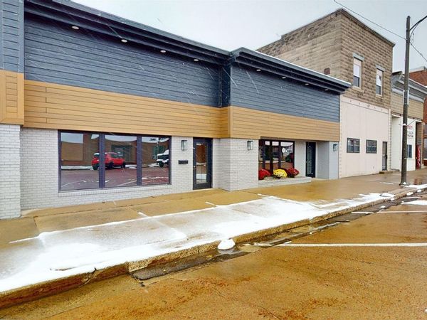 105 S Main St, Alta, IA 51002