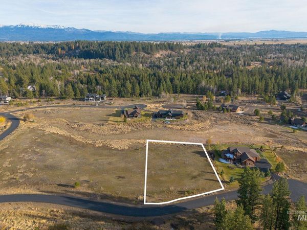 18 Arrowgrass Way, McCall, ID 83638