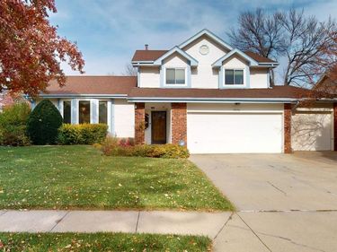 15376 Nicholas Street, Omaha, NE 68154