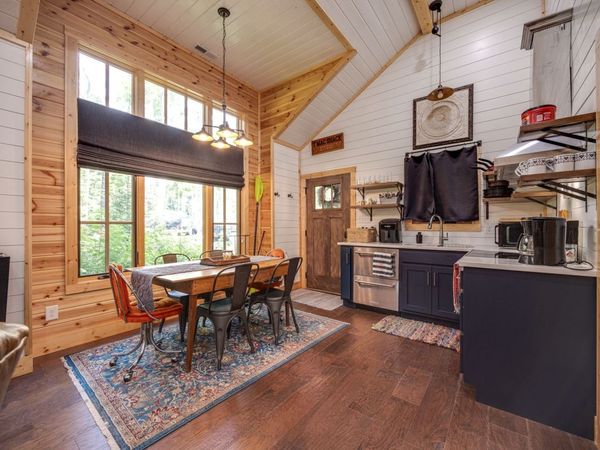 292 Waters Edge Way, Tracy City, TN 37387