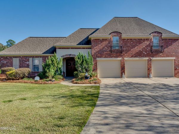 132 Woodlands Glen Circle, Brandon, MS 39047