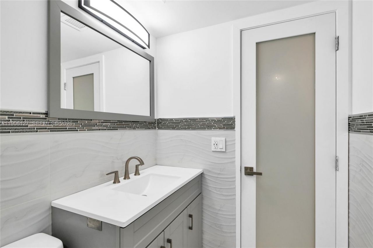 2801 NE 183rd St, Unit 1516W, Aventura, FL 33160 Photo