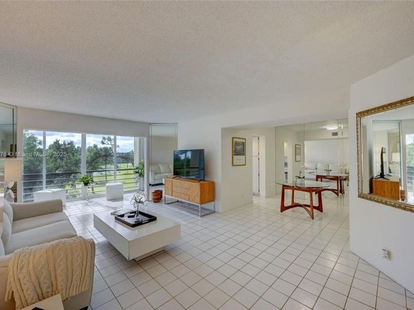 3654 Via Poinciana, Unit 502, Lake Worth, FL 33467
