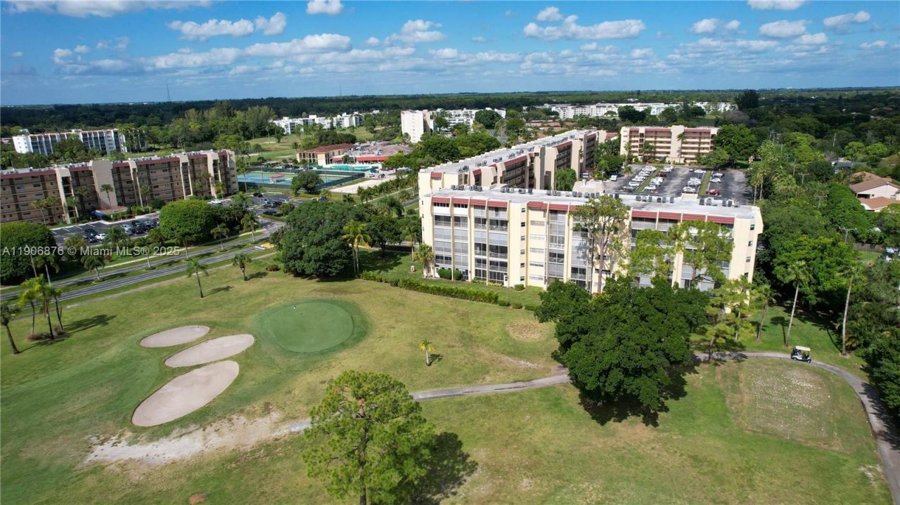 3654 Via Poinciana, Unit 502, Lake Worth, FL 33467 Photo