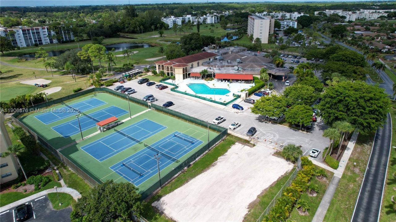 3654 Via Poinciana, Unit 502, Lake Worth, FL 33467 Photo