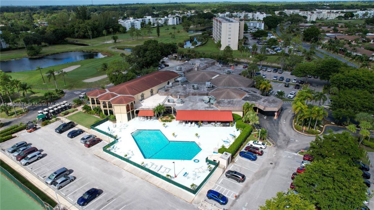 3654 Via Poinciana, Unit 502, Lake Worth, FL 33467 Photo