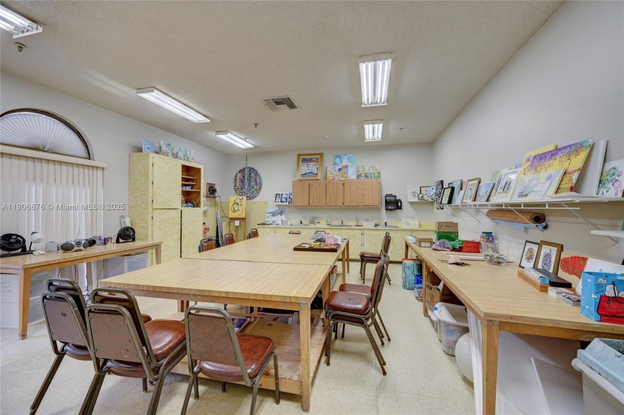 3654 Via Poinciana, Unit 502, Lake Worth, FL 33467 Photo
