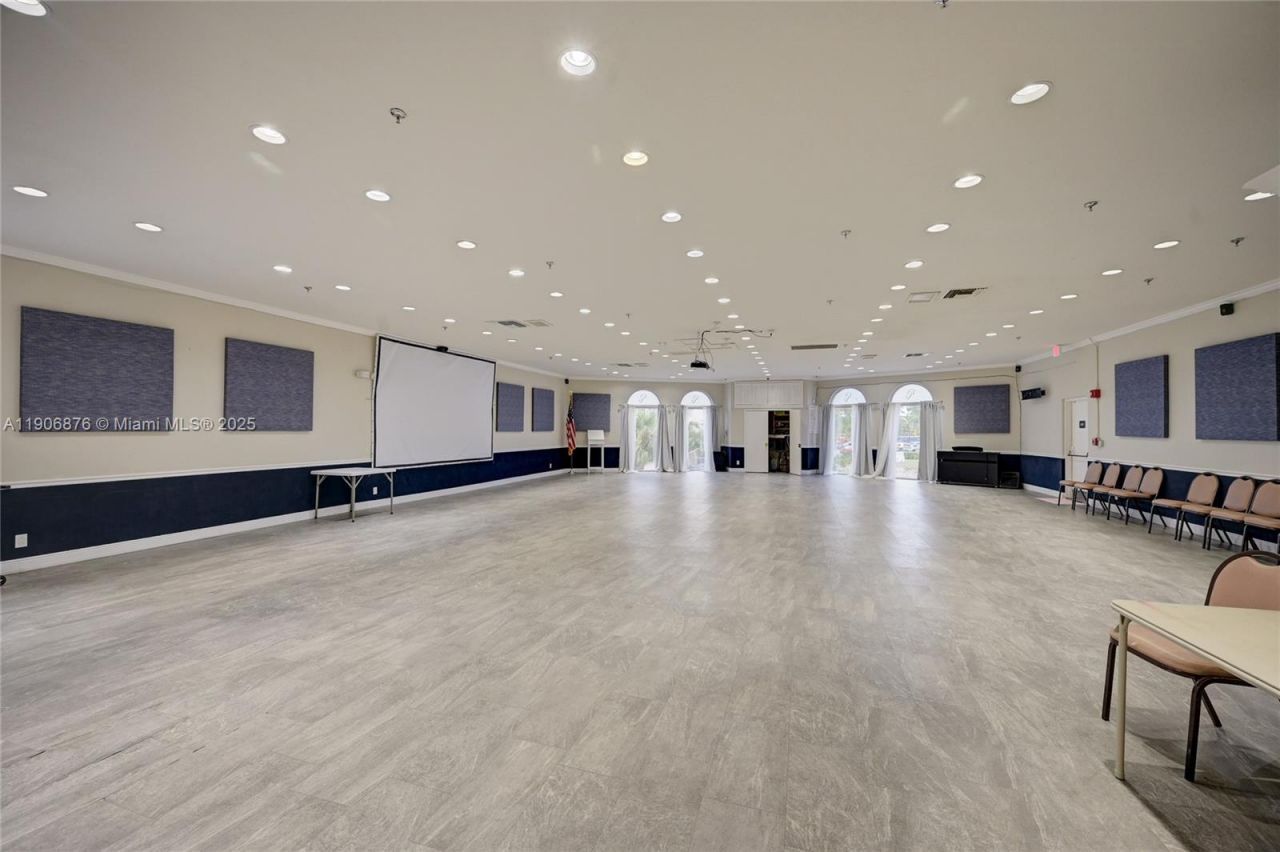 3654 Via Poinciana, Unit 502, Lake Worth, FL 33467 Photo