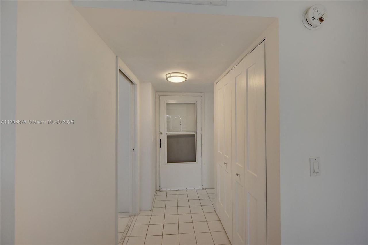 3654 Via Poinciana, Unit 502, Lake Worth, FL 33467 Photo