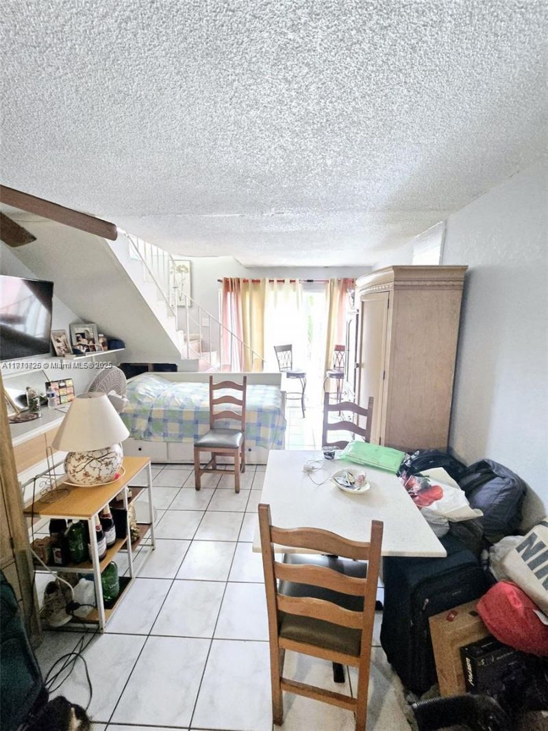 1300 W 47th Pl, Unit 217B, Hialeah, FL 33012 Photo