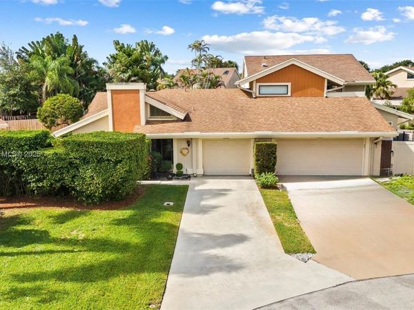 7665 Sierra Dr W, Boca Raton, FL 33433