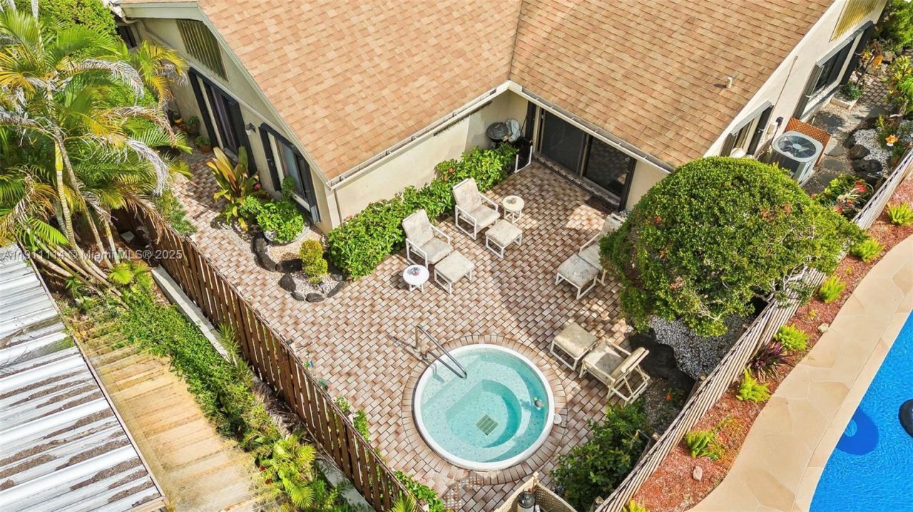 7665 Sierra Dr W, Boca Raton, FL 33433 Photo