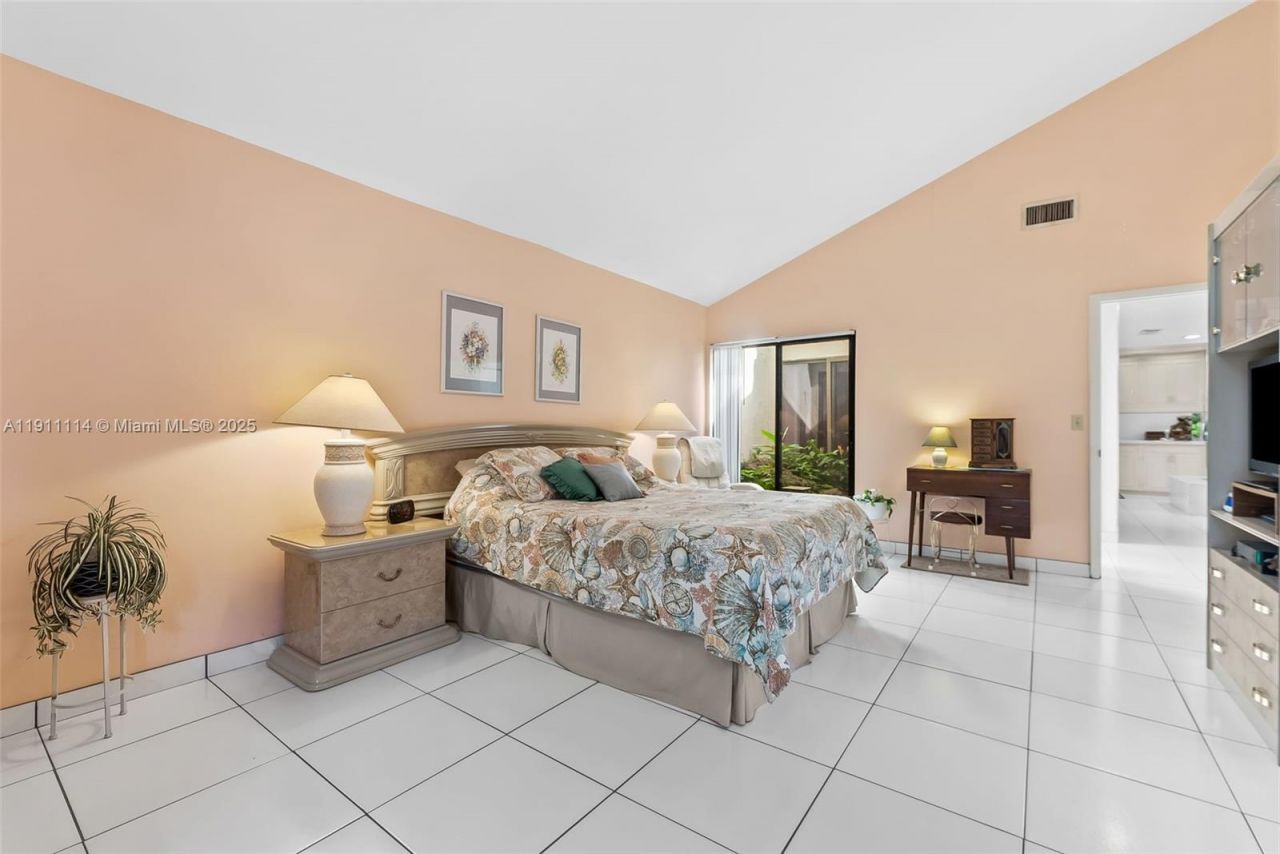 7665 Sierra Dr W, Boca Raton, FL 33433 Photo