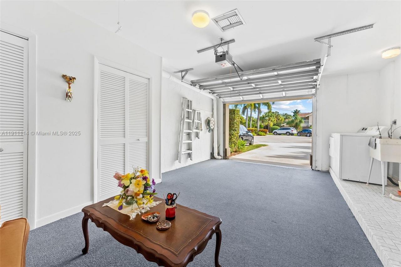 7665 Sierra Dr W, Boca Raton, FL 33433 Photo