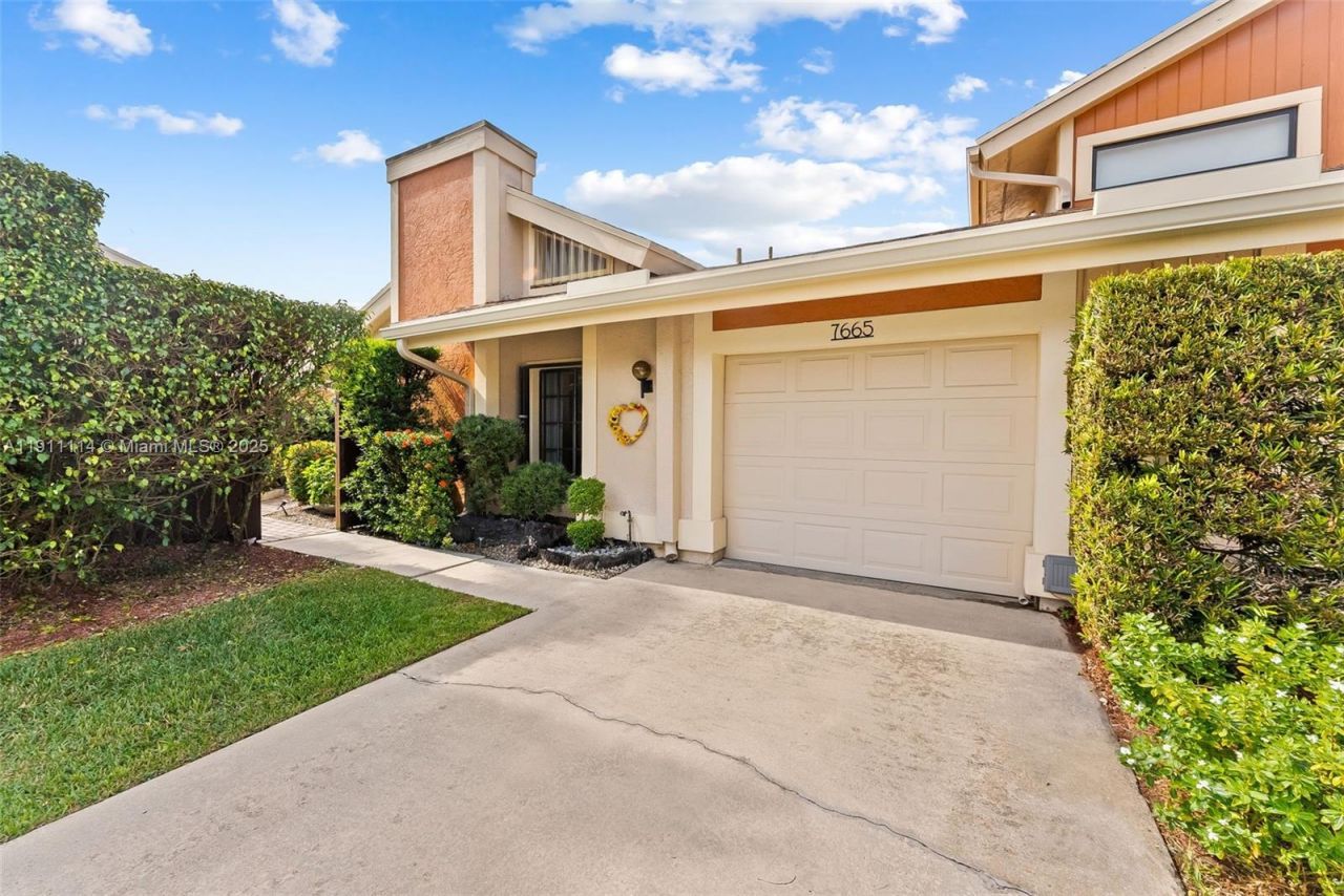 7665 Sierra Dr W, Boca Raton, FL 33433 Photo