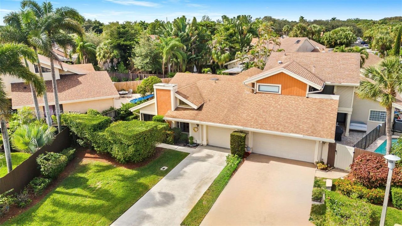 7665 Sierra Dr W, Boca Raton, FL 33433 Photo