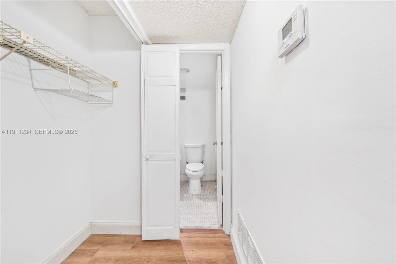 1300 NE Miami Gardens Dr, Unit 512E, Miami, FL 33179 Photo