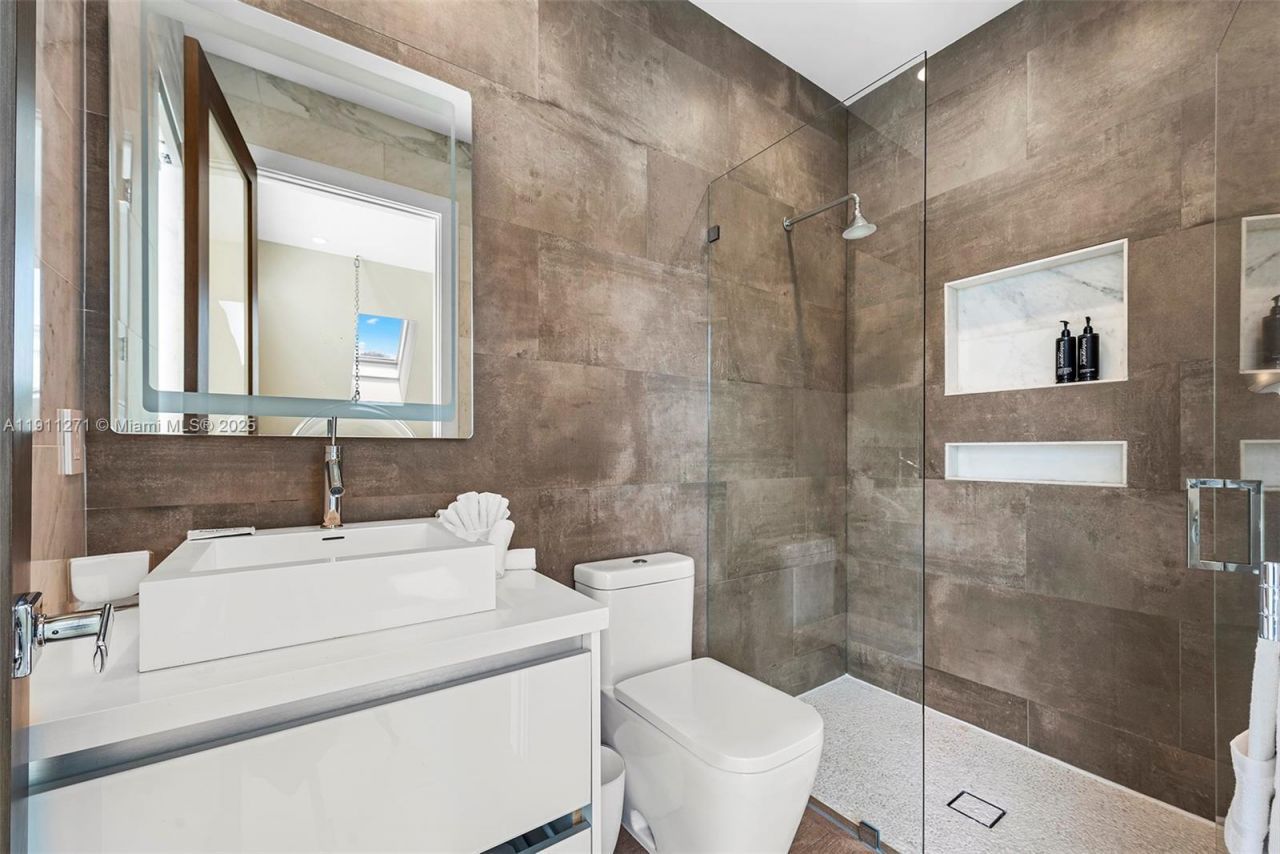 1319 Seminole Dr, Fort Lauderdale, FL 33304 Photo