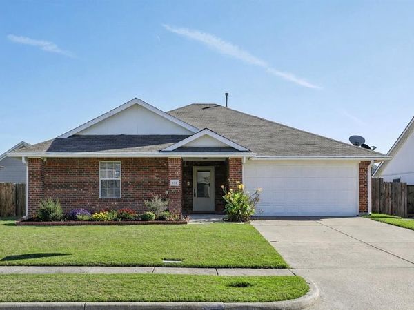 115 Pebble Creek Lane, Terrell, TX 75160