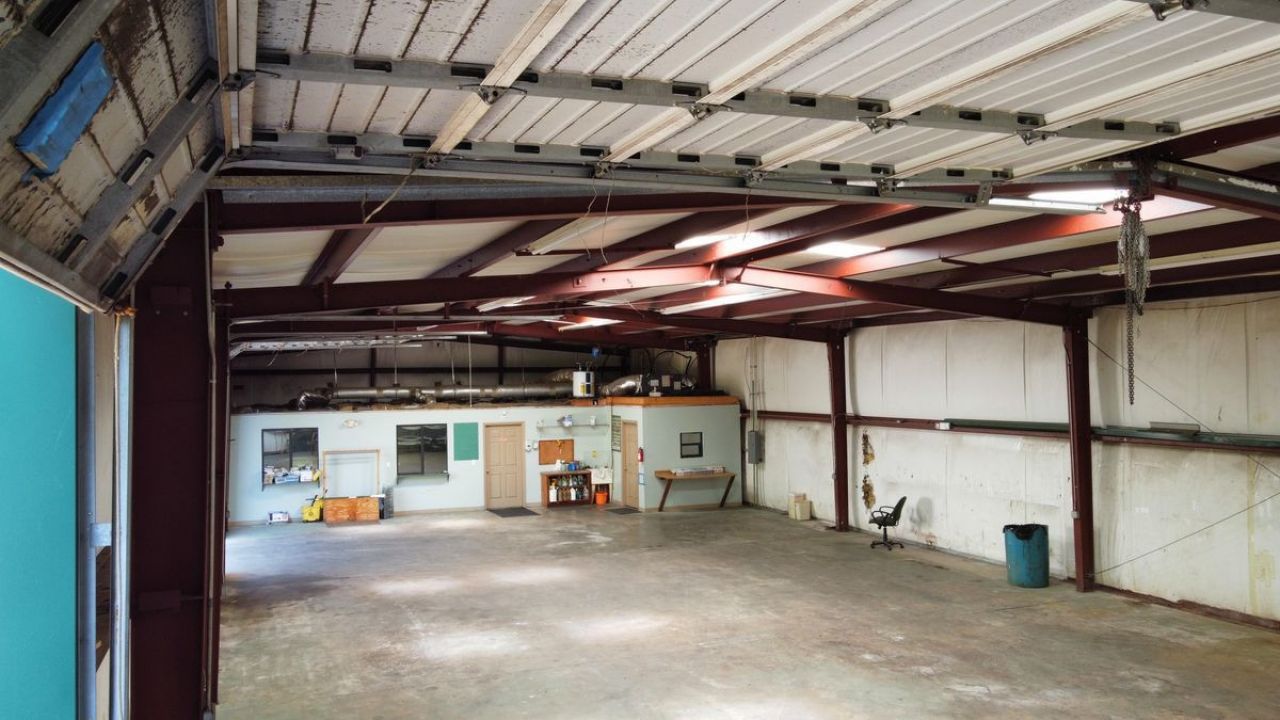 117 Embassy Drive Photo 11