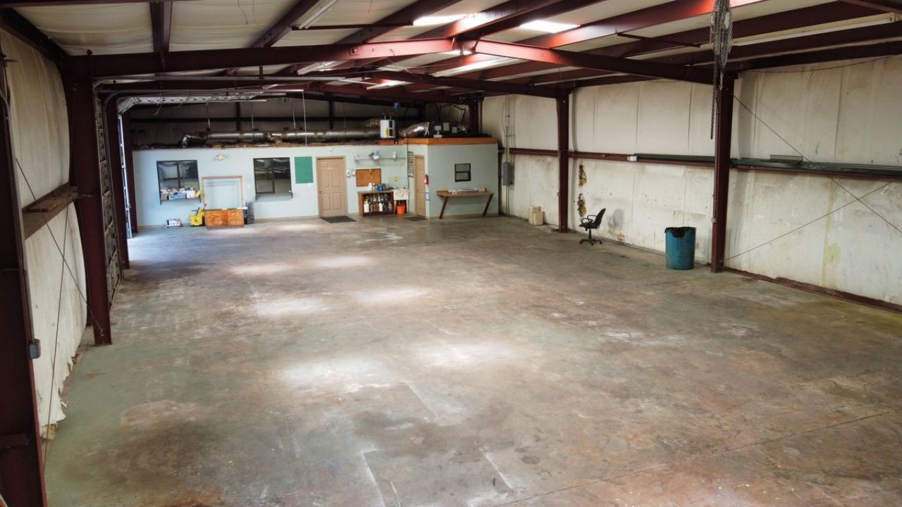 117 Embassy Drive Photo 6