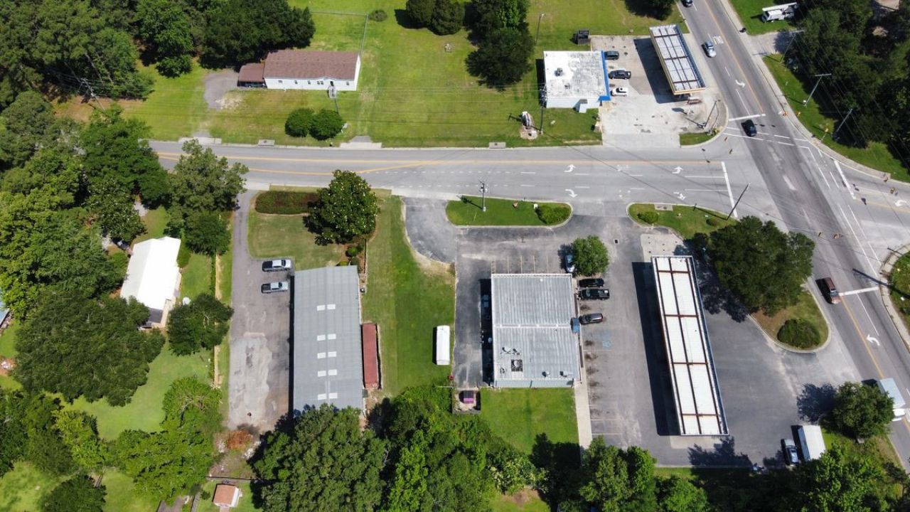 117 Embassy Drive Photo 8