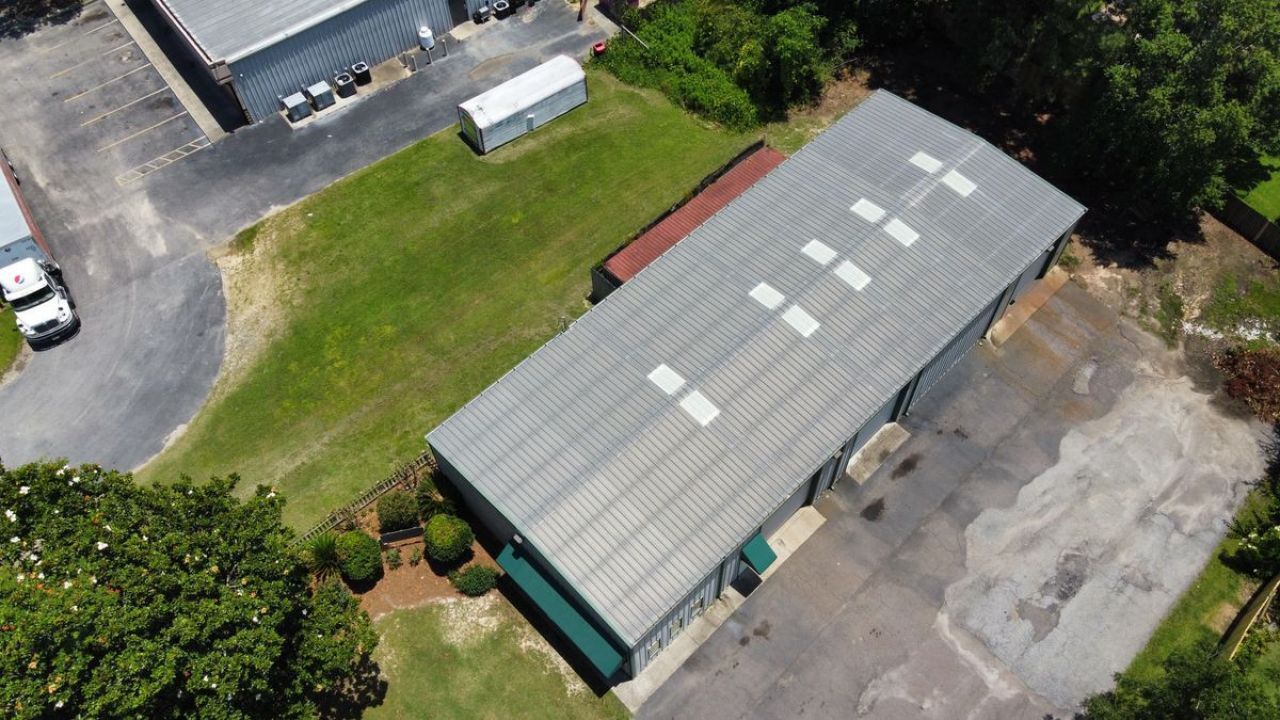 117 Embassy Drive Photo 9