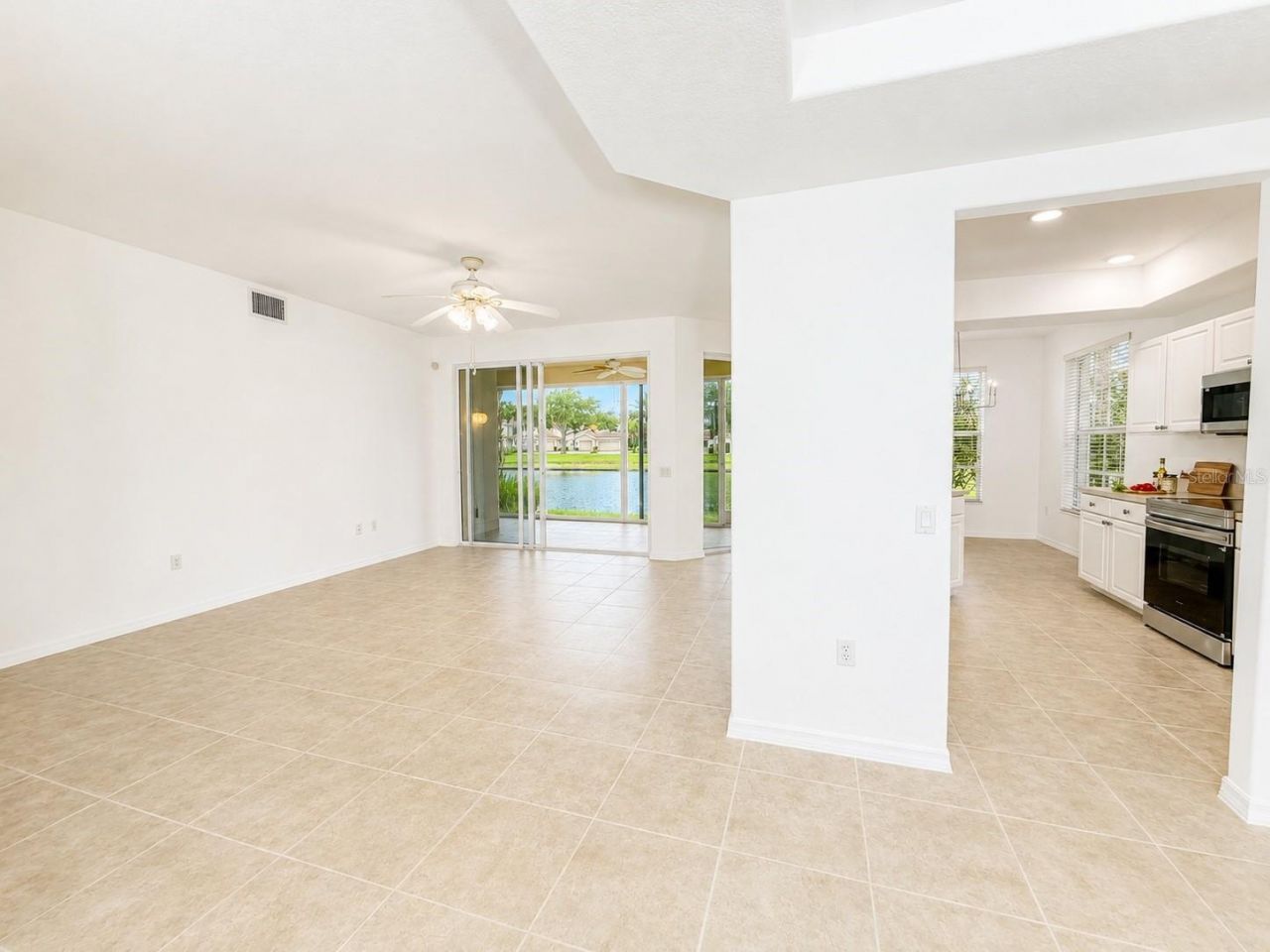 4463 Cinnamon Drive, Unit 2502, Sarasota, FL 34238 Photo