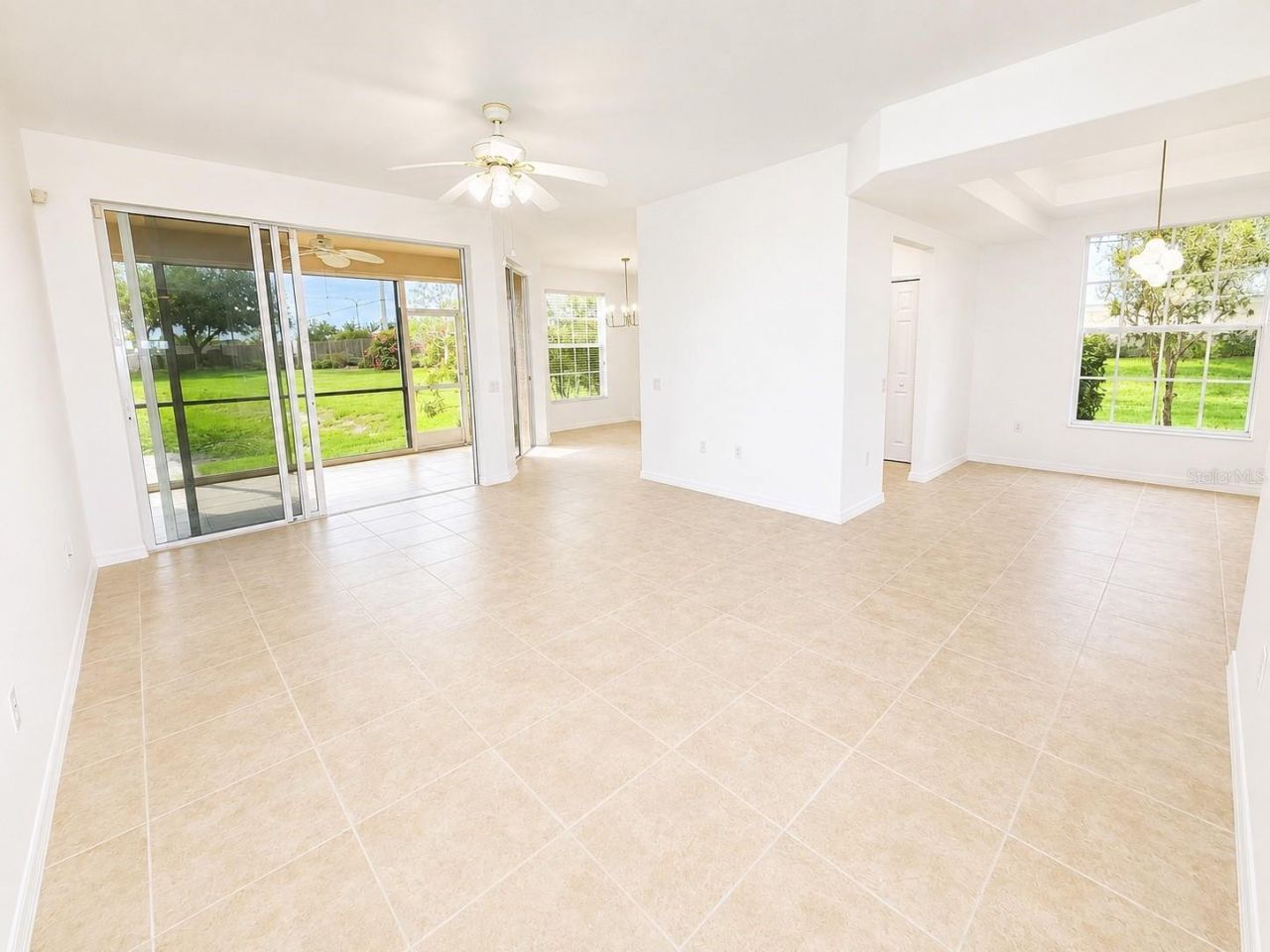 4463 Cinnamon Drive, Unit 2502, Sarasota, FL 34238 Photo