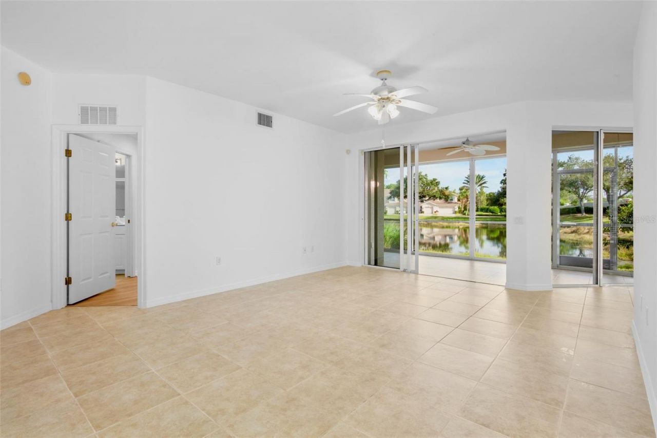 4463 Cinnamon Drive, Unit 2502, Sarasota, FL 34238 Photo