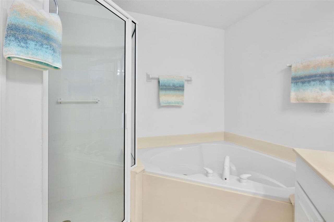 4463 Cinnamon Drive, Unit 2502, Sarasota, FL 34238 Photo