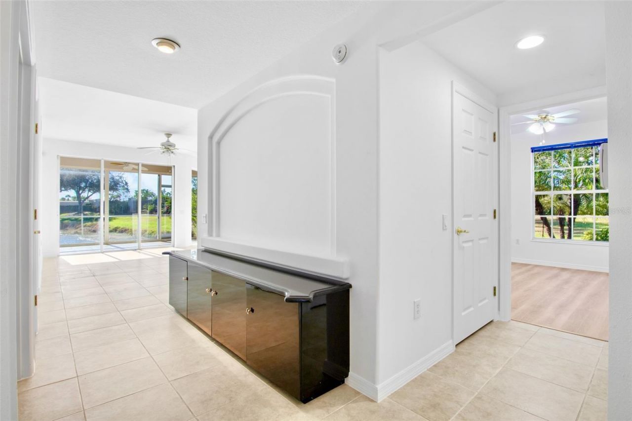 4463 Cinnamon Drive, Unit 2502, Sarasota, FL 34238 Photo