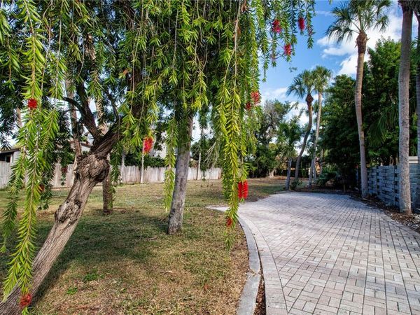 51 S ADAMS DRIVE, SARASOTA, FL 34236