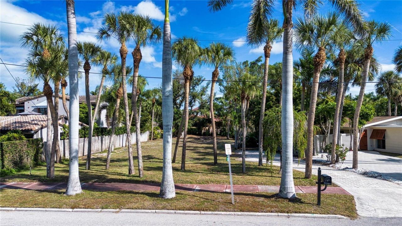 51 S Adams Drive, Sarasota, FL 34236 Photo