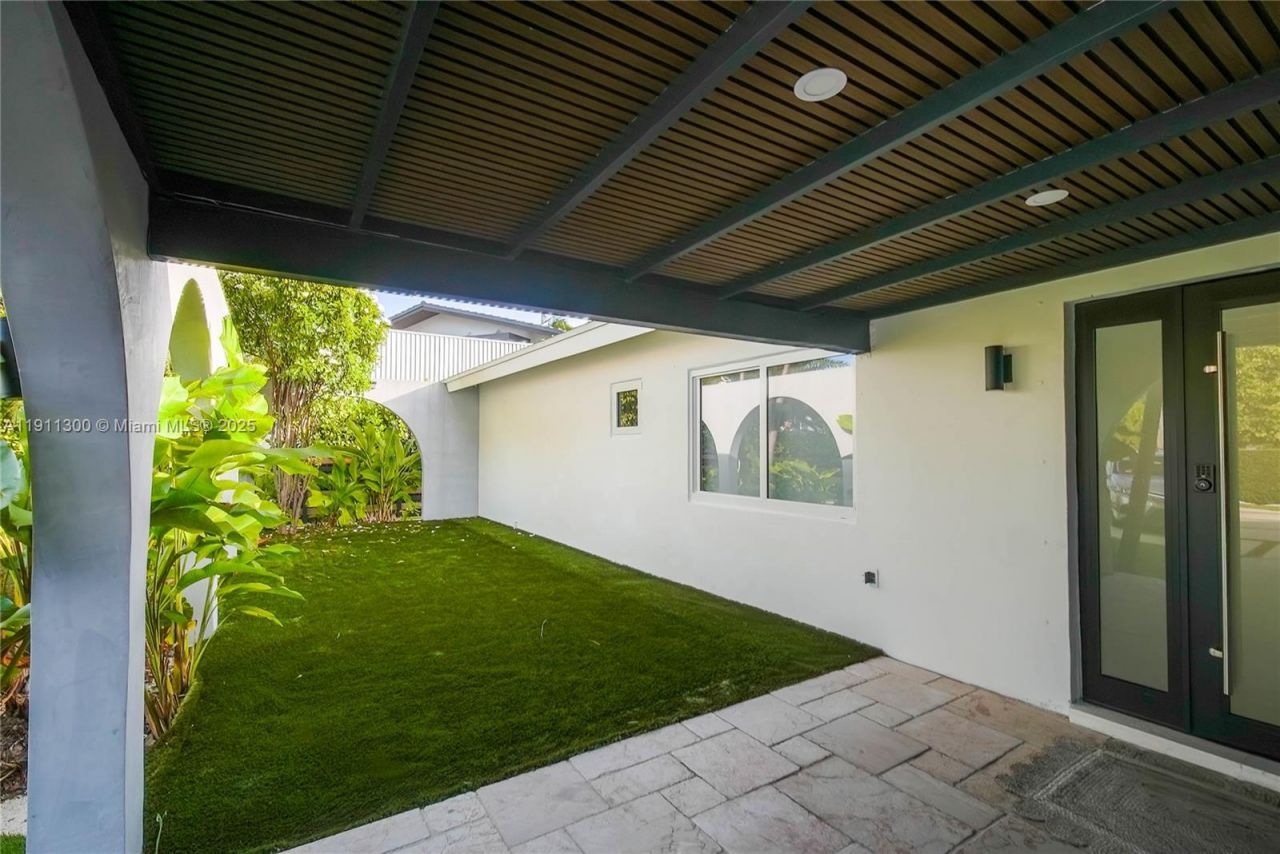 1242 NE 81st Ter, Miami, FL 33138 Photo