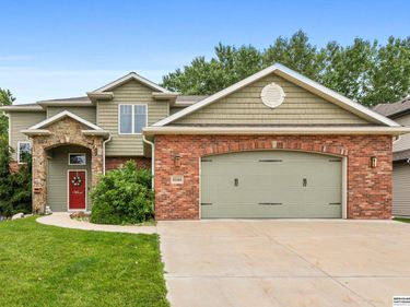 6180 Franciscan Drive, Lincoln, NE 68526