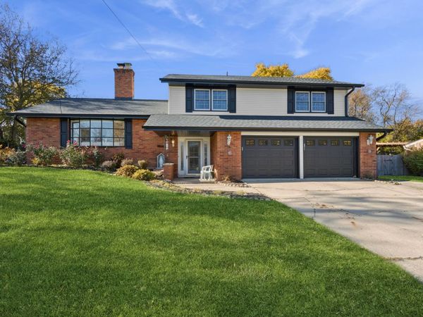 7S355 Midfield Drive, Aurora, IL 60506