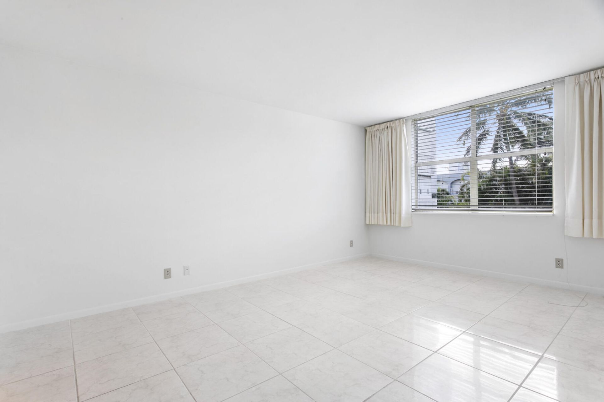 2860 S Ocean Boulevard, Unit 210, Palm Beach, FL 33480 Photo