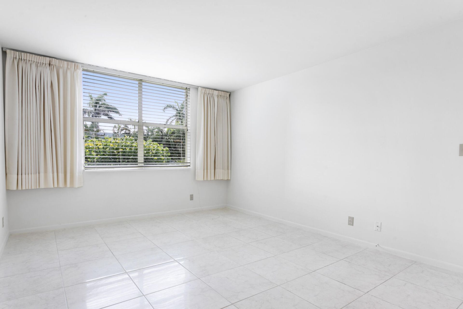 2860 S Ocean Boulevard, Unit 210, Palm Beach, FL 33480 Photo